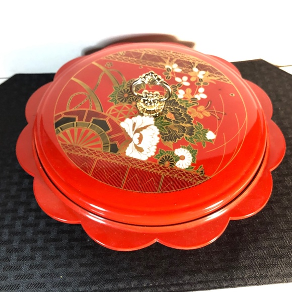 vintage Japanese  lacquerware covered lidded serving   tray 10” dia. - Picture 1 of 9